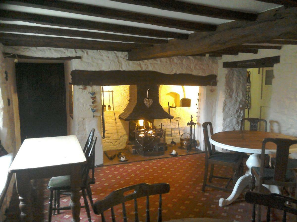 The Crown Inn Alvediston Екстериор снимка