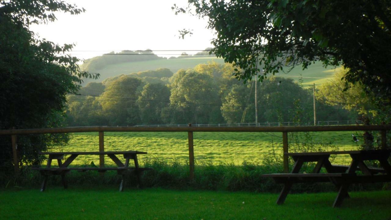 The Crown Inn Alvediston Екстериор снимка