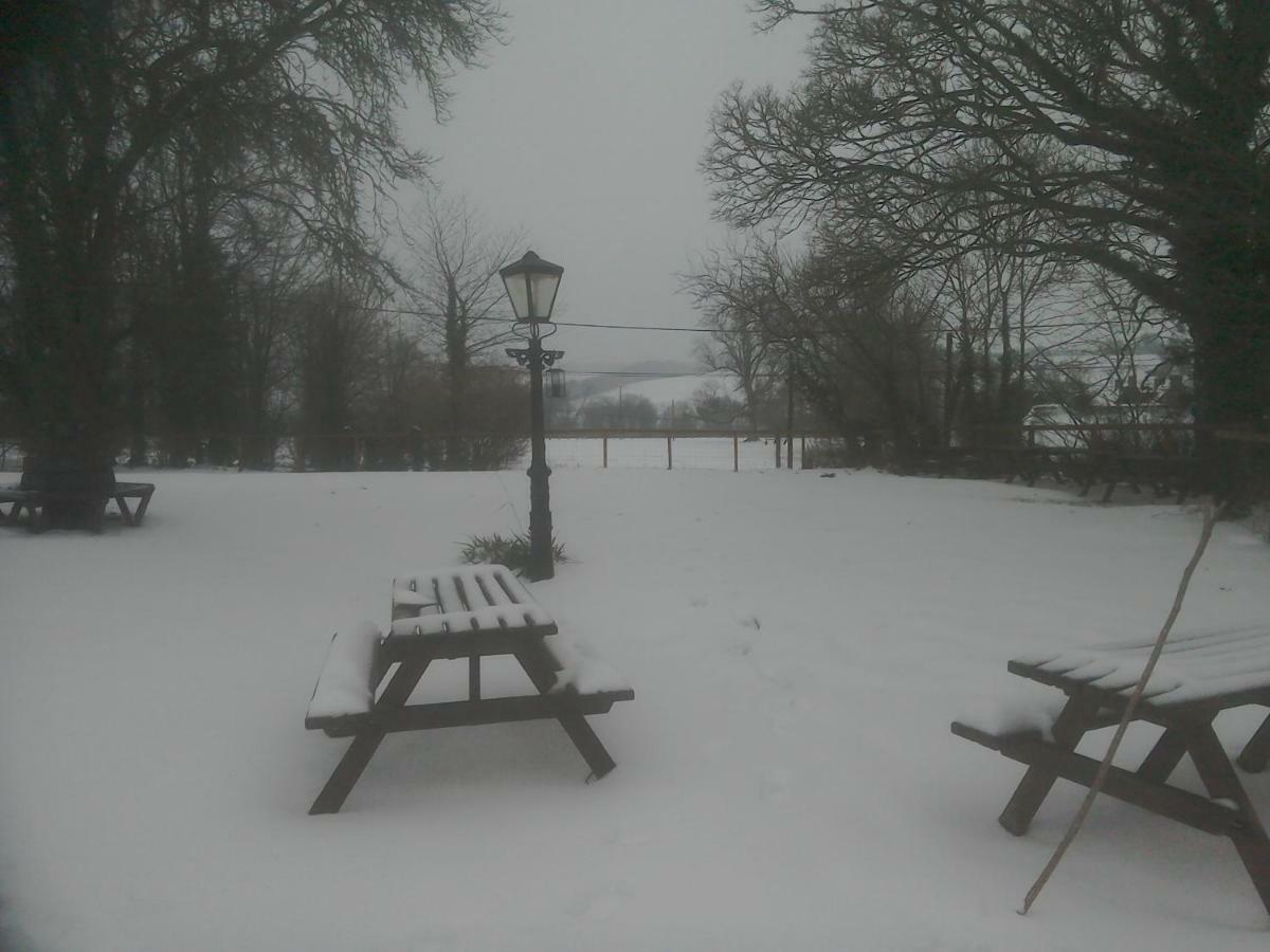 The Crown Inn Alvediston Екстериор снимка