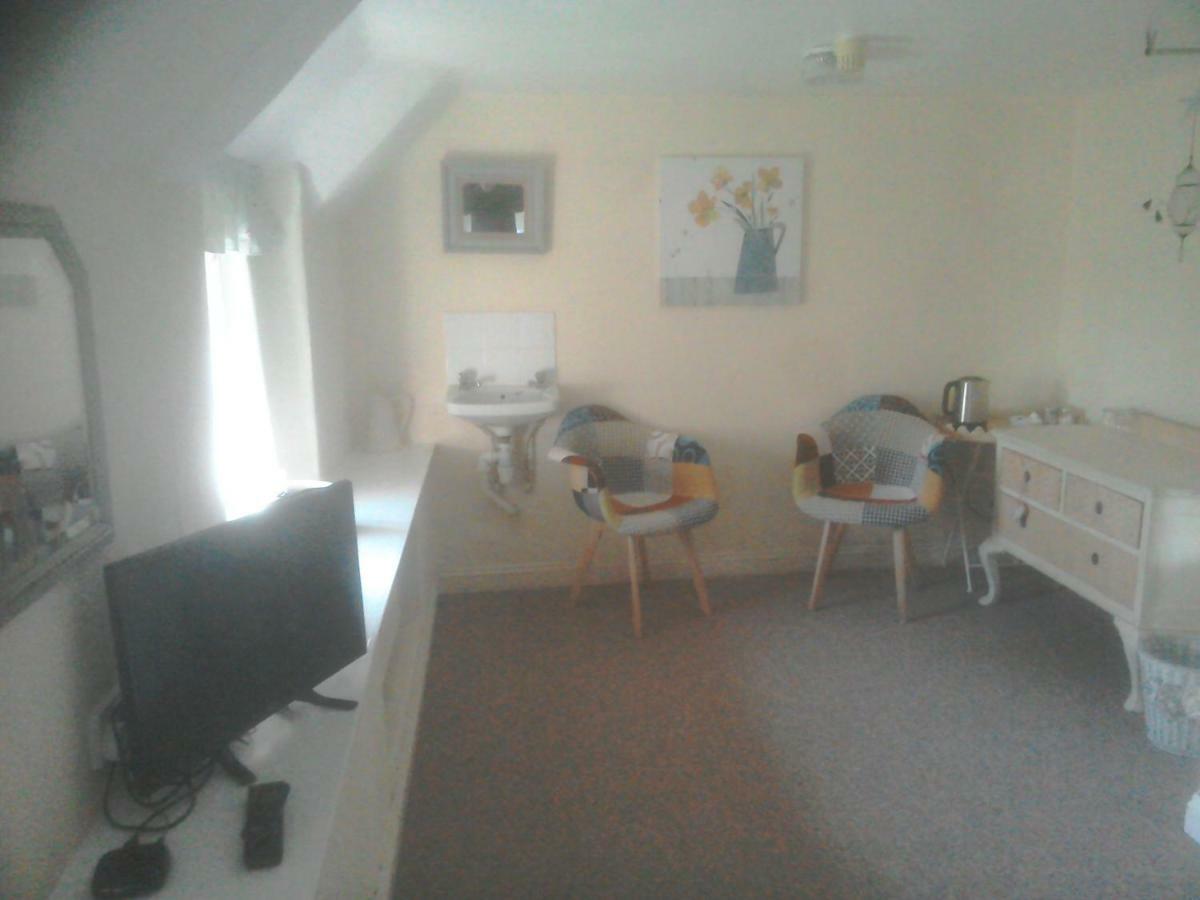 The Crown Inn Alvediston Екстериор снимка