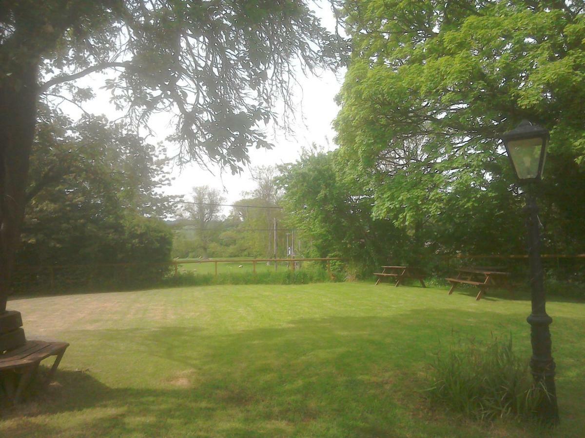 The Crown Inn Alvediston Екстериор снимка